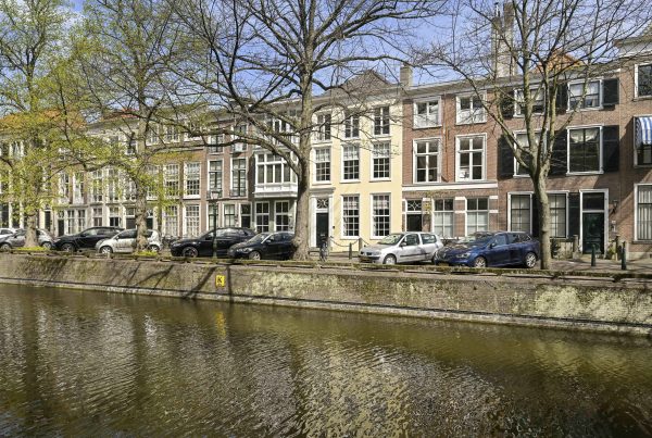 Monumentaal Grachtenpand in Den Haag: Nieuwe Uitleg 18
