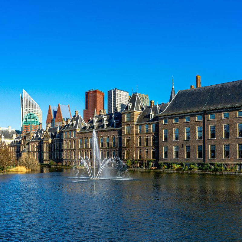 De Vries Robbé Makelaars - Jaaroverzicht huizenmarkt Den Haag 2025 & Visie 2026